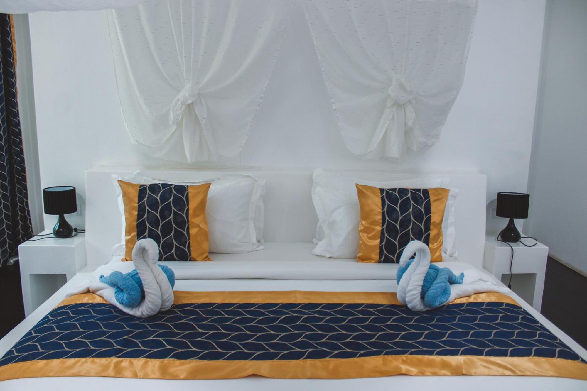 Carpe Diem Villas & Resort Puerto Princesa ภายนอก รูปภาพ