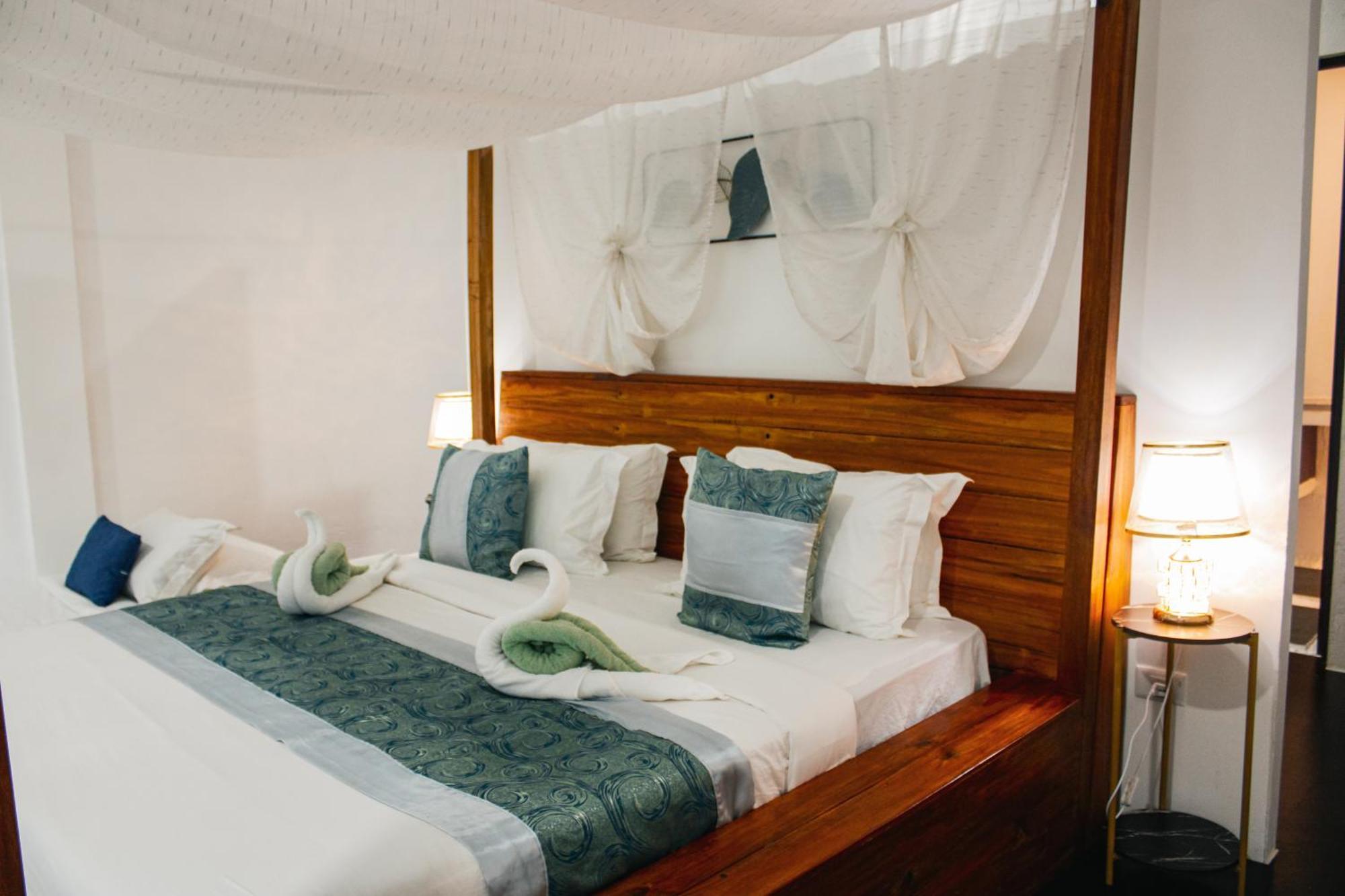 Carpe Diem Villas & Resort Puerto Princesa ภายนอก รูปภาพ